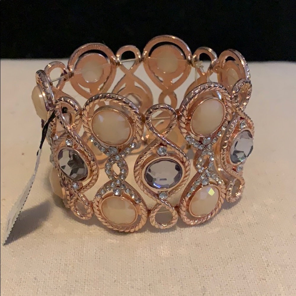 NWT Large Stone Fashion Jewelry Bracelet